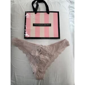NWT Victoria’s Secret Lace Thong Panty – Soft Taupe – Size M